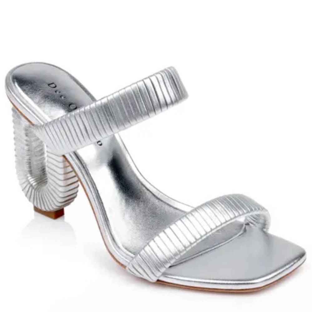 🌹DEE OCLEPPO🌹Jamaica 90mm Leather Sandals In Silver Size: 7